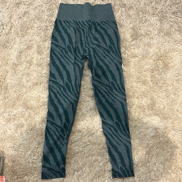 Zebra Leggings - Picture 3 of 3